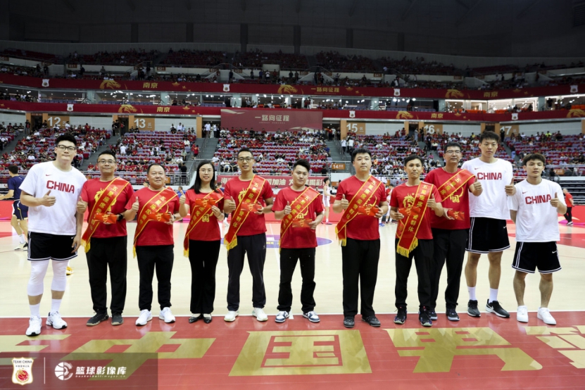中国男篮‘五星座席’活