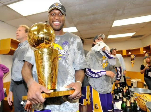 奥多姆转型教练之路：从球员到导师的蜕变