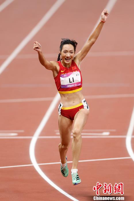 杭州亚运会女子200米决赛李玉婷以23秒28摘银