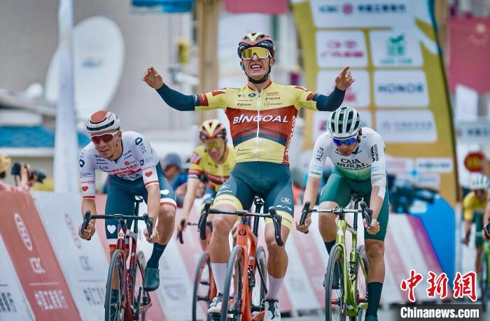 比利时车手达维德·佩尔西科勇夺环青海湖赛段冠