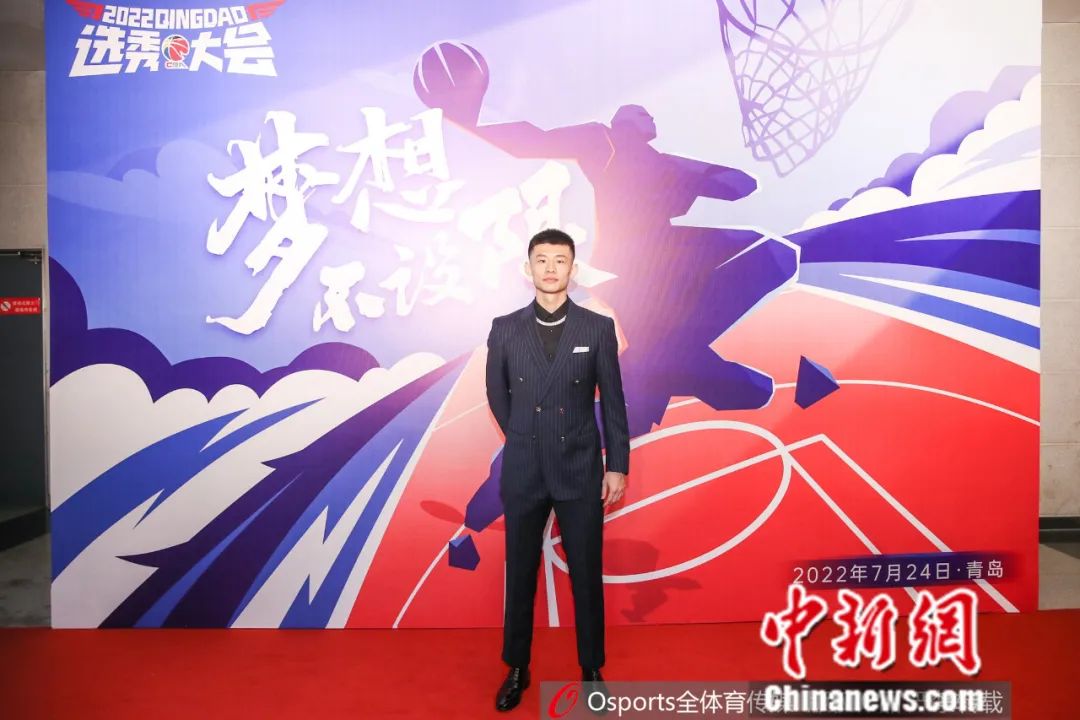 王岚嵚CBA选秀状元开启职业征程