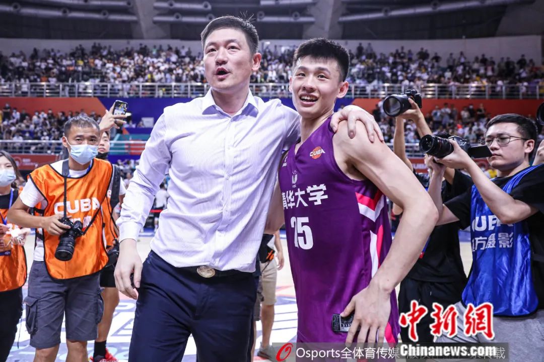 王岚嵚CBA选秀状元开启职业征程