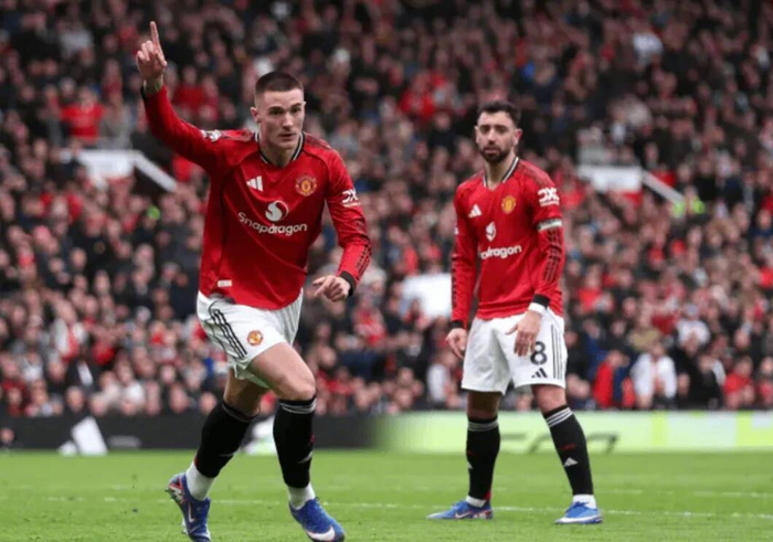 谢什科替补建功助曼联力克维拉，英超射手榜紧