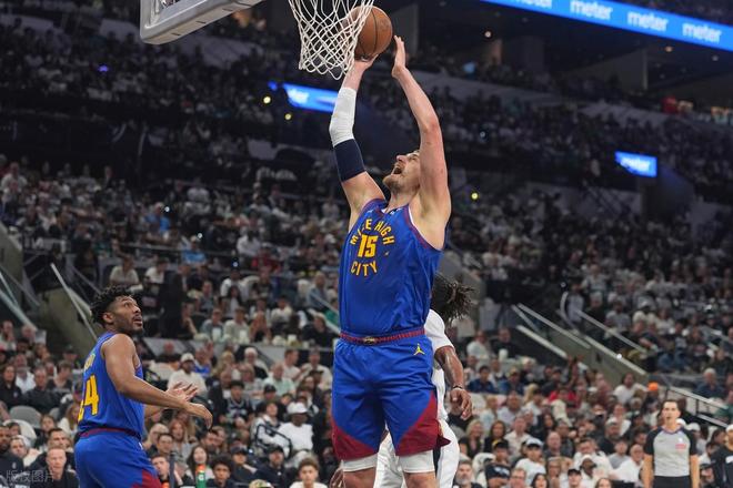 掘金马刺对决成西部排名关键战 约基奇爆发助球