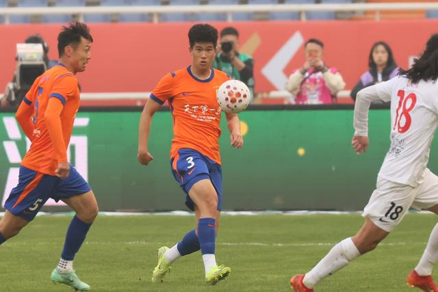 山东泰山迎战青岛海牛阵容大调整 年轻门将首发